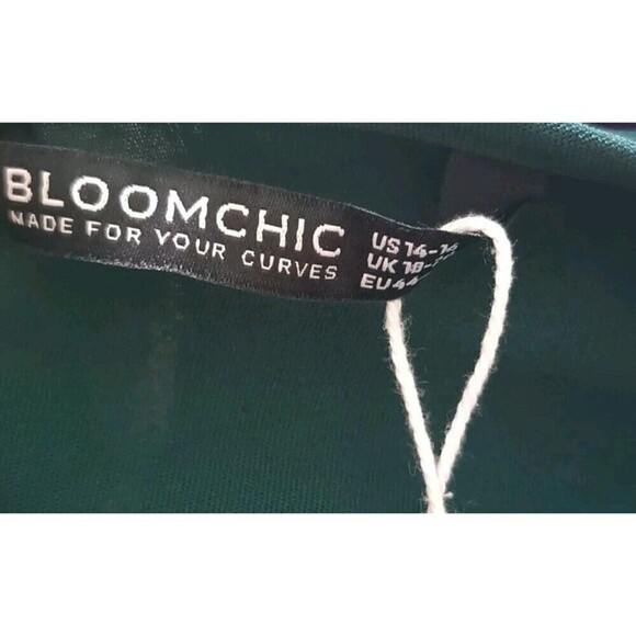 BloomChic Surplice Dress Pearl Embellished Size XL 14/16 Green Dolman Sleeve - Picture 3 of 7